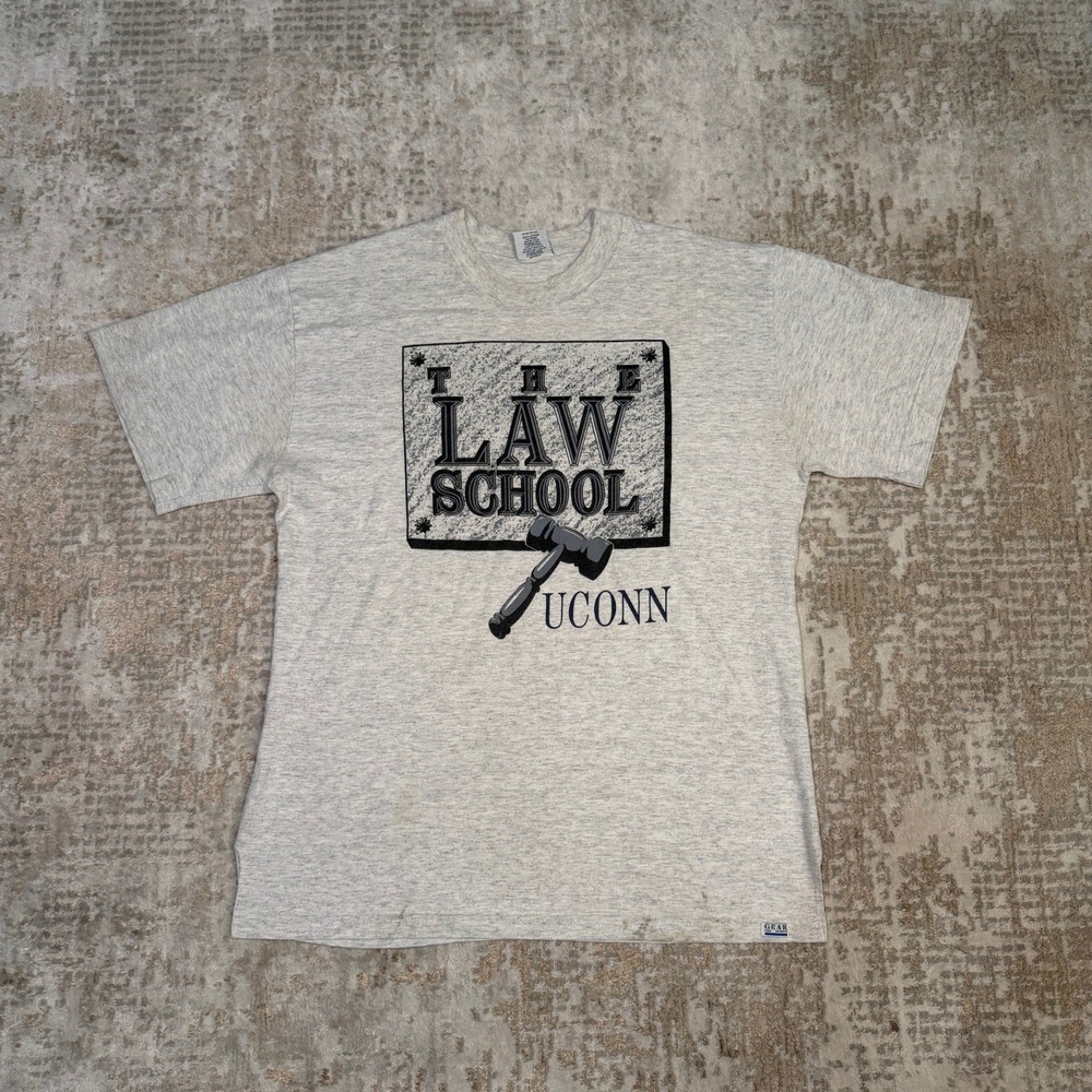 Vintage 90s Gear University of Connecticut Law School Graphic Print T-Shirt